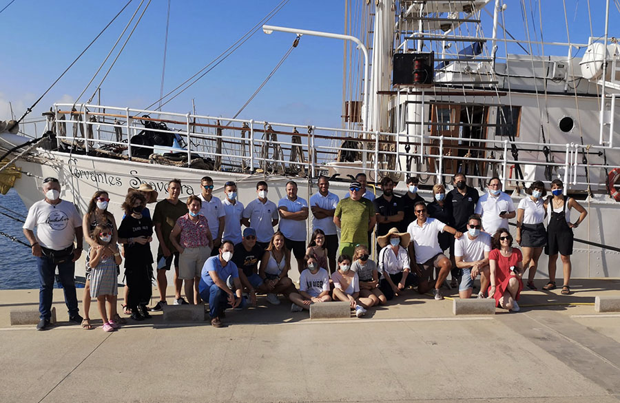 La travesía Planeta Azul pone rumbo a Cabrera