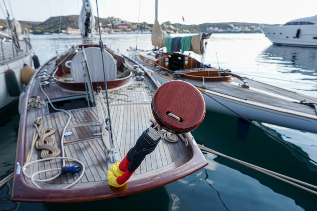 El puerto de Mahón se transforma en un museo flotante