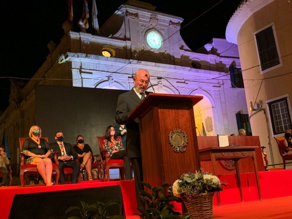 Medalla de Oro de la ciudad para el Club Marítimo de Mahón