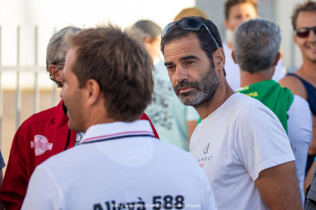 La erupción del volcán en La Palma no altera los planes de la Mini Transat