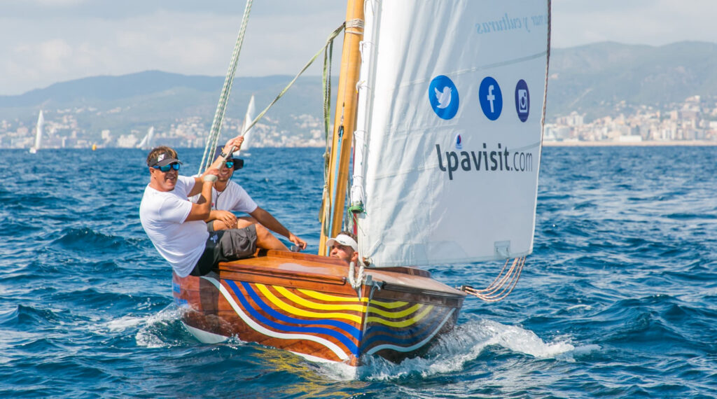 Todo por decidir tras la primera jornada de la 25 Diada de Vela Latina de Cala Gamba