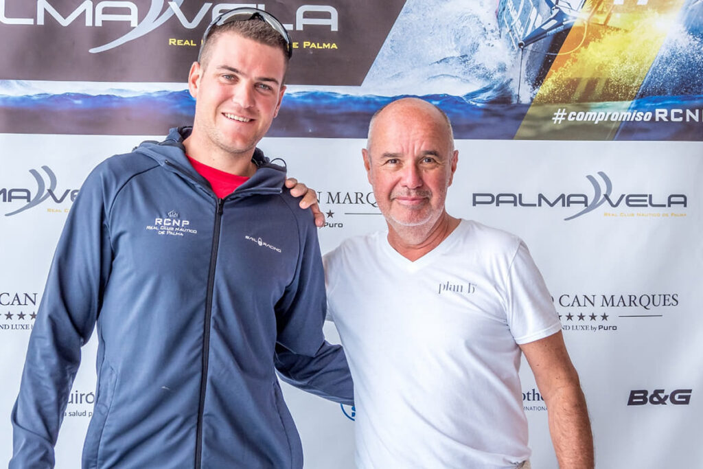 Cardona adapta su físico al Laser a golpe de pedal