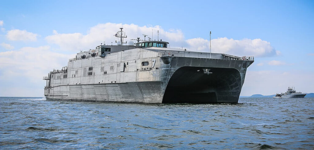 El catamarán ultrarrápido de la Armada estadounidense visita Palma