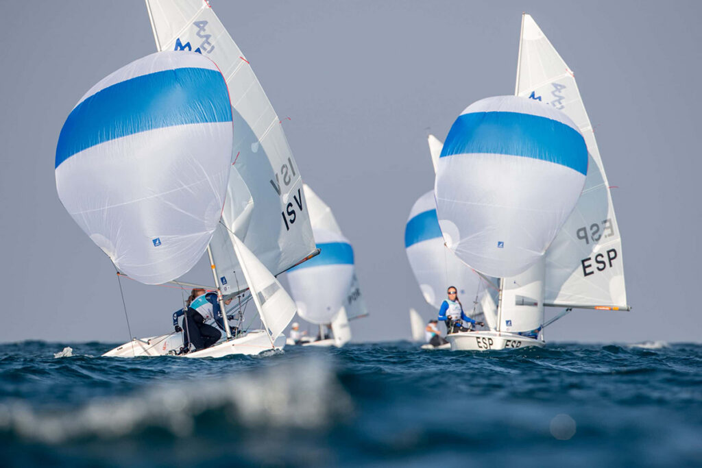 El 420 balear empieza con buen pie el Mundial Juvenil de Omán