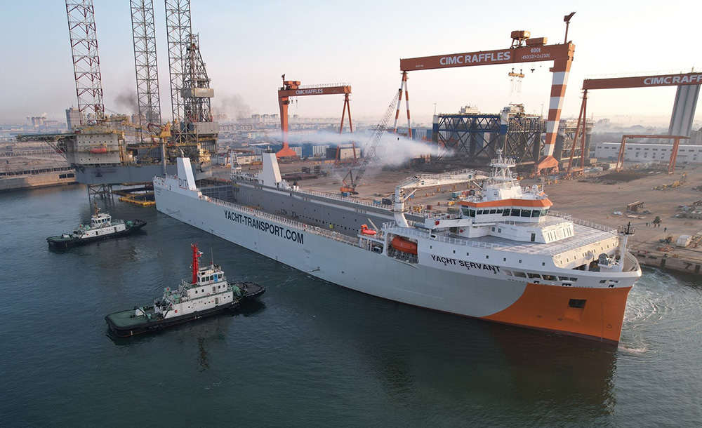 Botado el mayor buque de transporte de yates del mundo