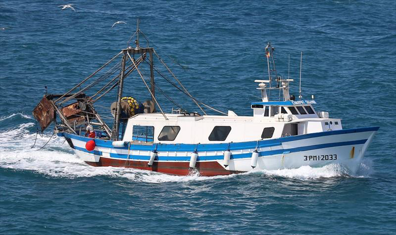 El Charpat Segundo naufragó tras chocar con unas rocas en sa Punta Grossa
