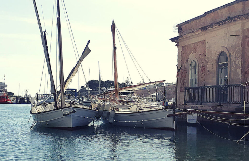 ¿Quieres saber qué se siente al navegar en una barca del siglo pasado?