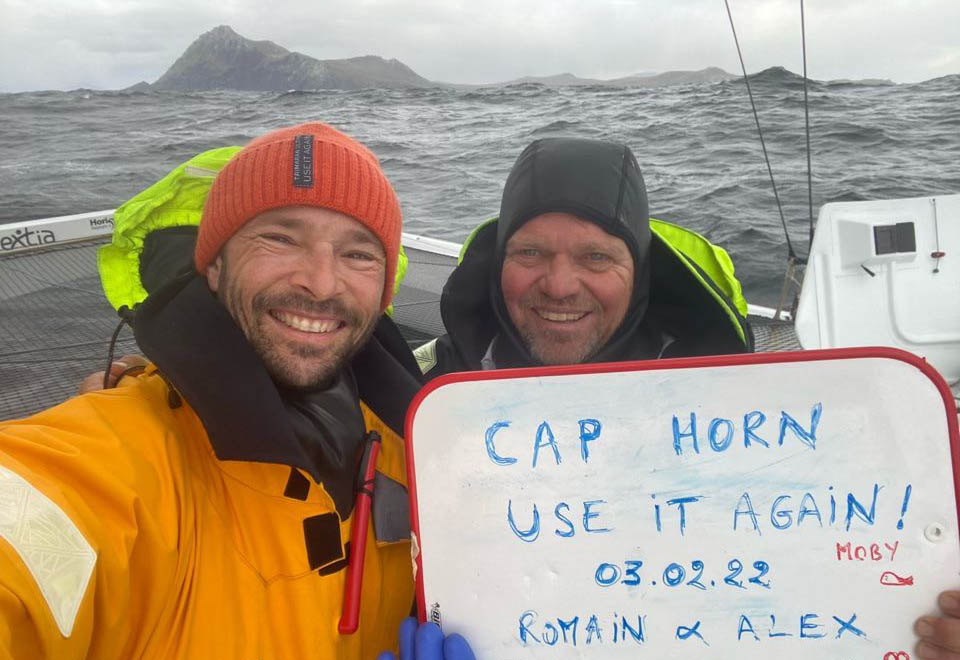 Pella y Pilliard superan Cabo de Hornos en condiciones extremas