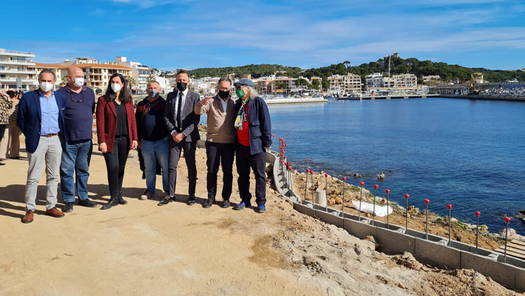 Comienzan las obras de refuerzo del dique del puerto de Cala Rajada