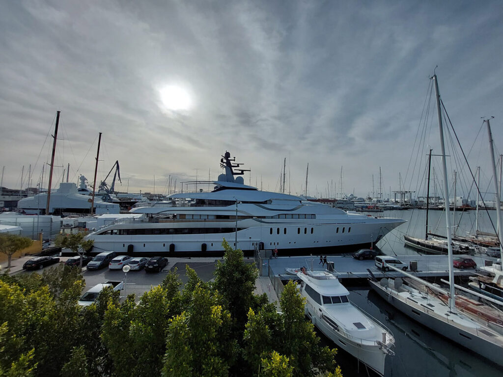 El yate del amigo de Putin atracado en Mallorca que está en el punto de mira de la UE