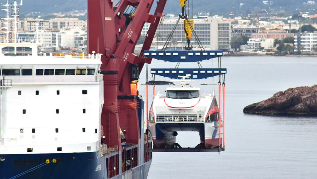 La lucha por la ruta entre Ibiza y Formentera cuenta con nuevos soldados
