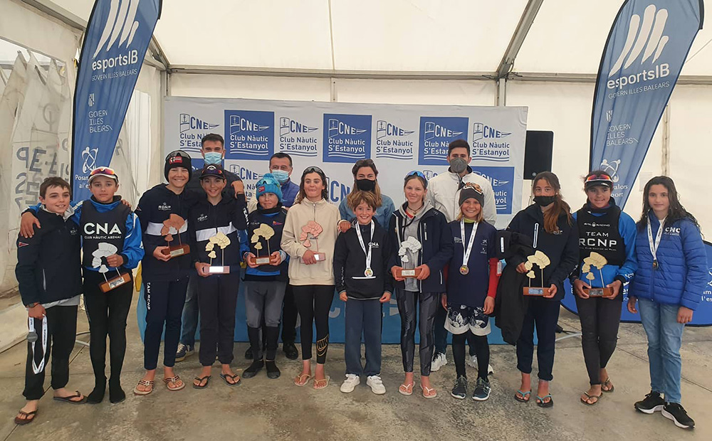 Ignacio Martín y Raquel Conde ganan las finales escolares de Optimist