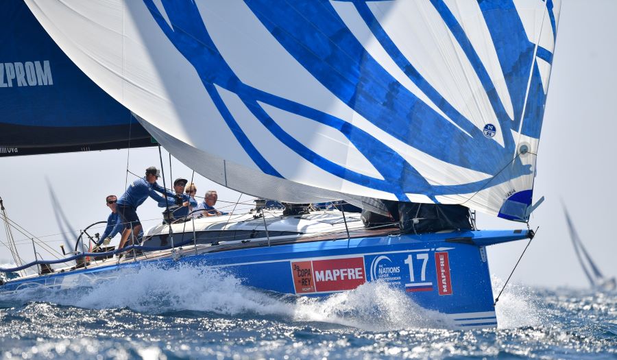 La vela mundial veta a los regatistas rusos y bielorrusos