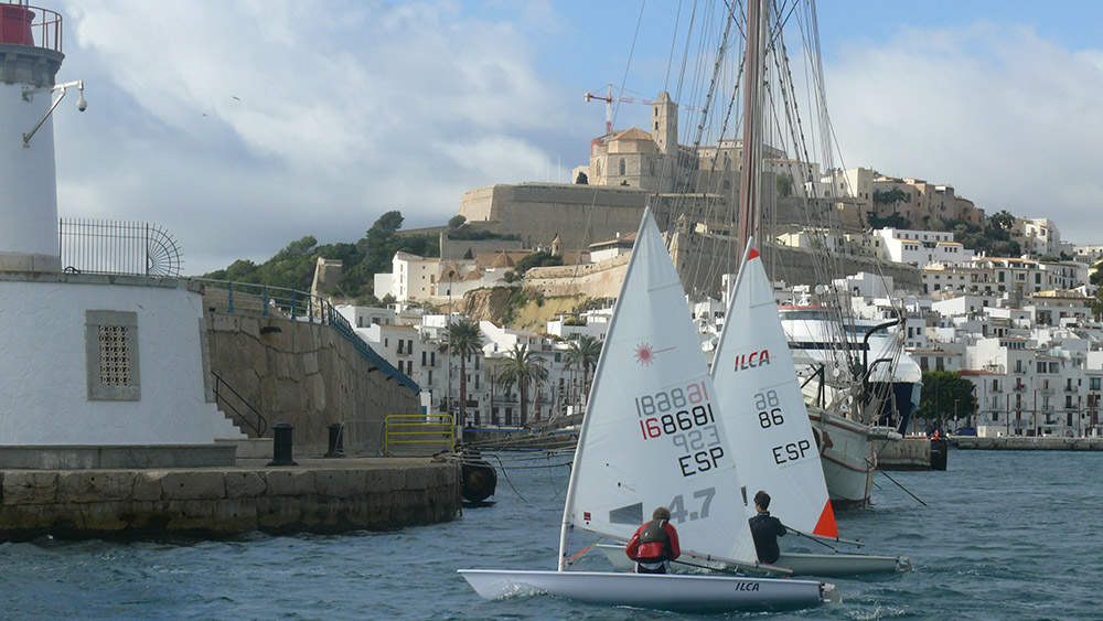 El CN Ibiza combina este fin de semana vela ligera y crucero