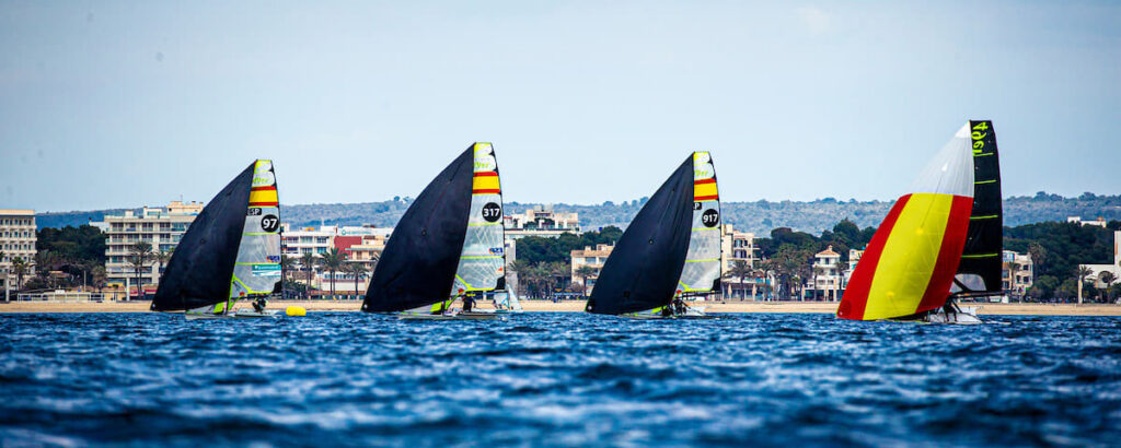 400 regatistas empiezan a medir sus fuerzas para el Sofía