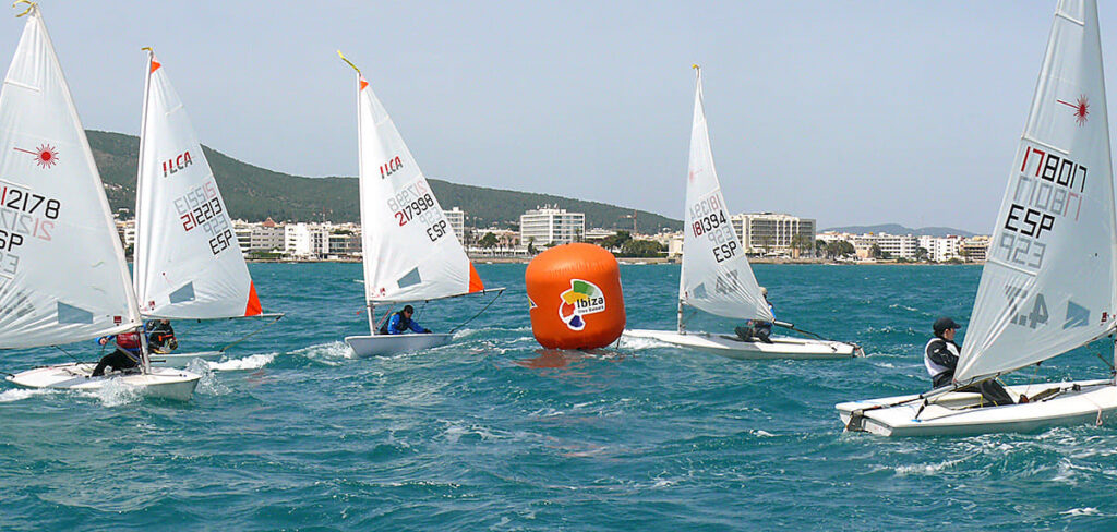 Los regatistas baleares siguen a la cabeza en el nacional de Ibiza