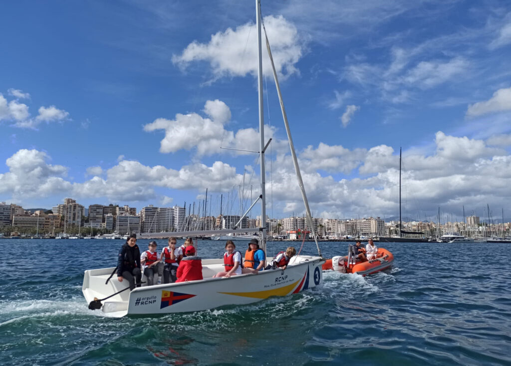 El sector náutico se suma a la solidaridad con los refugiados ucranianos en Mallorca
