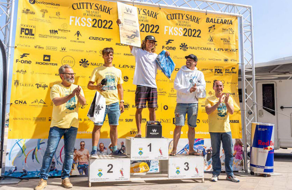 Incontestable victoria del pollencí Angel Candel en Palamós