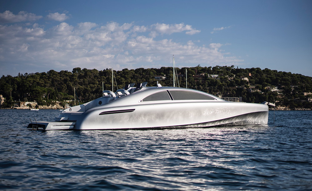 El Mercedes Benz del mar se presenta en Mallorca