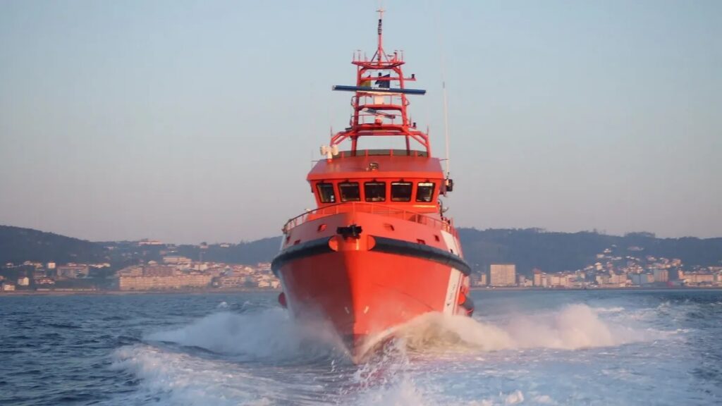 Buscan a una mujer que ha caído al mar de un crucero turístico
