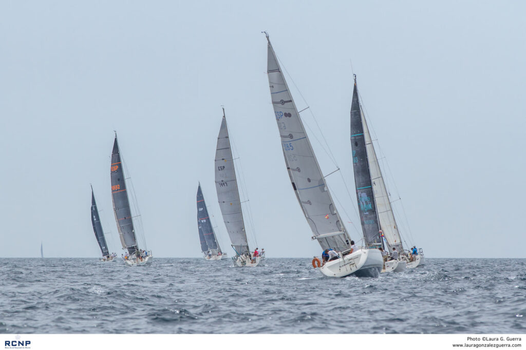 La flota de la Vuelta a Mallorca A3 inicia su lucha contra crono