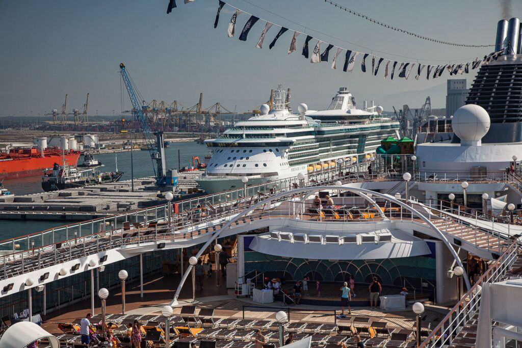 Otros destinos absorben los cruceristas que rechaza Palma