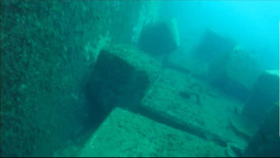 Una descoordinación de la APB deja a un millar de pasajeros tirados en el puerto