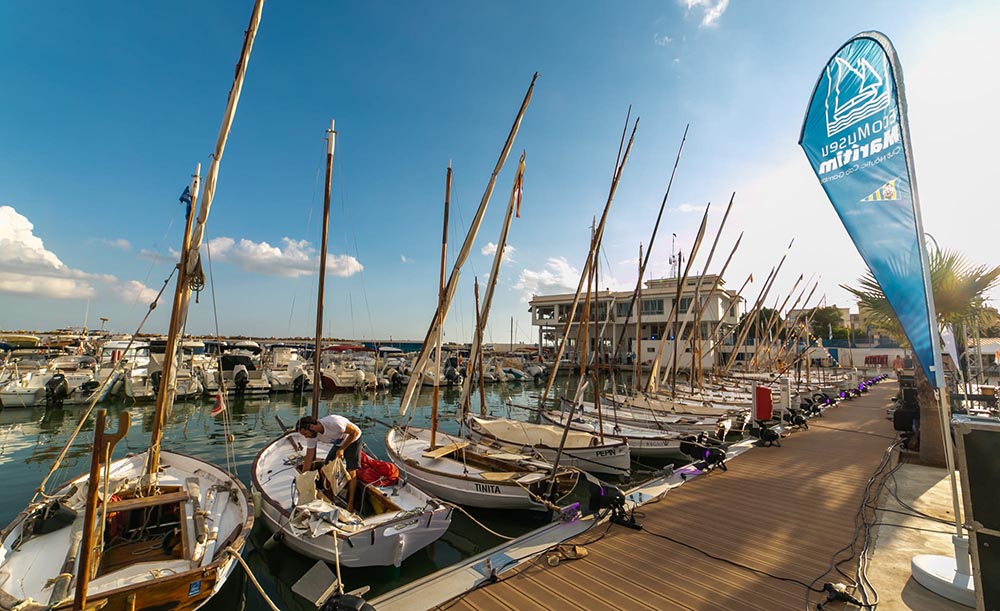 ¿Cómo se construye un llaüt de madera?