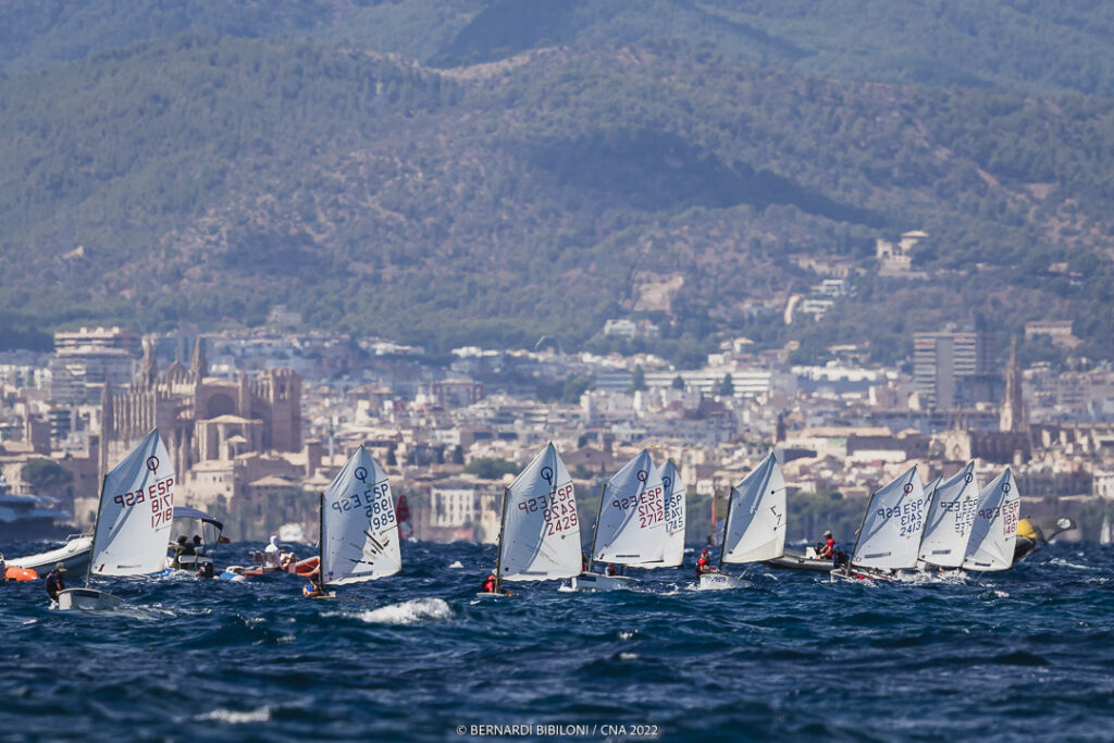 Buen viento en la regata Bufete Frau