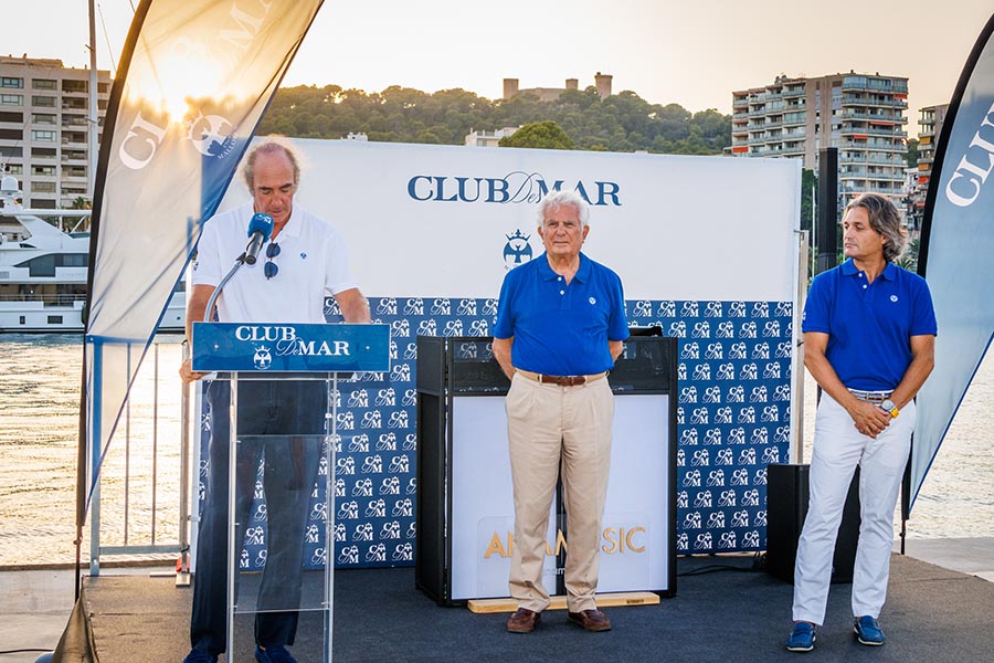 La Illes Balears Clàssics da la bienvenida a los tripulantes
