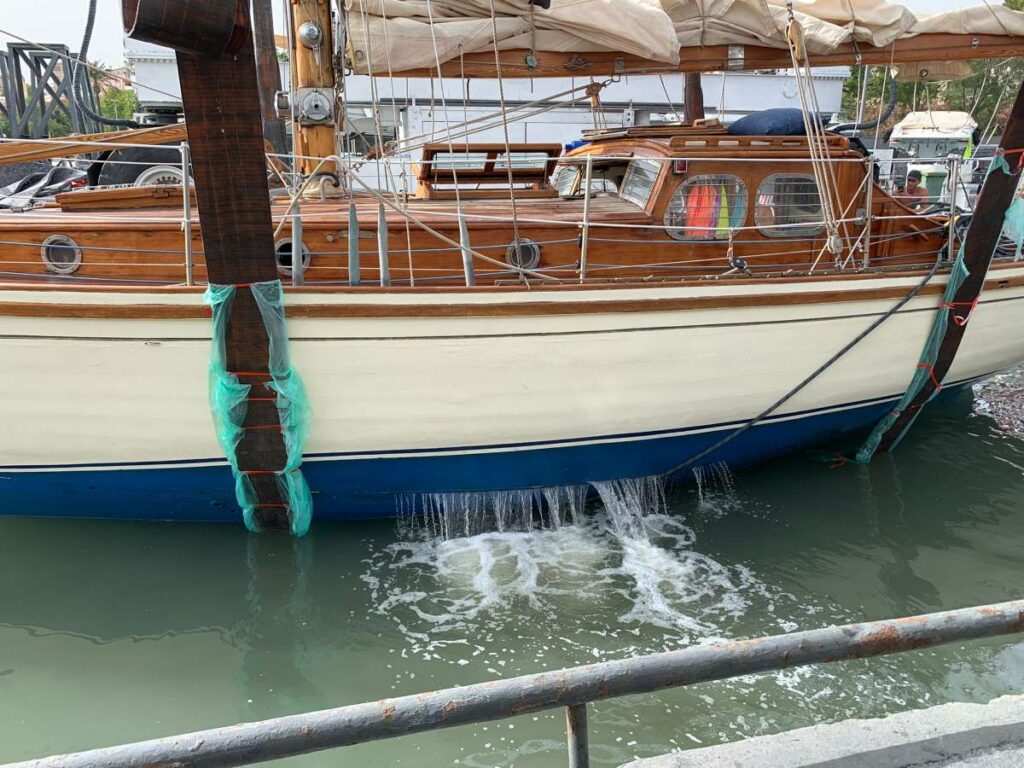El clásico Rosendo, a punto de irse a pique por una vía de agua
