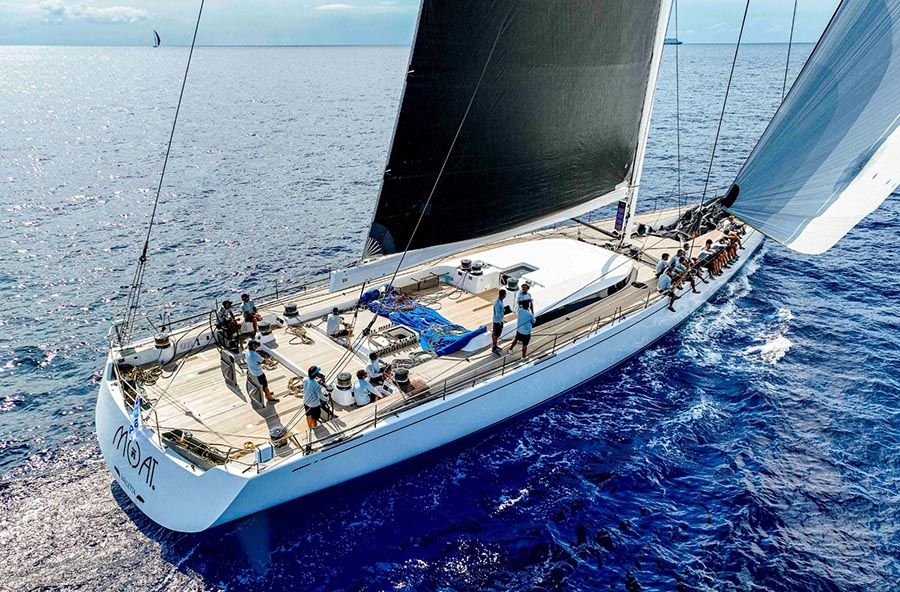 El Moat establece el récord de la travesía entre Palma e Ibiza