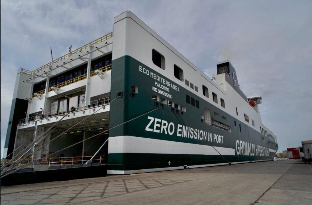 Grimaldi inaugura una nueva línea regular que une Baleares con Italia