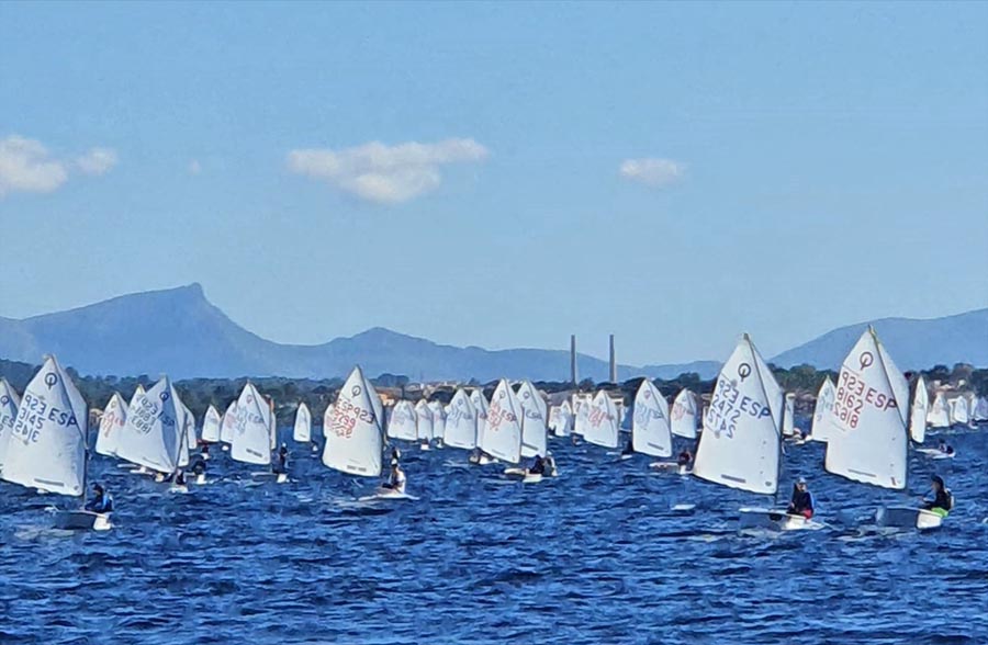 El Trofeu Colonya se convirtió en la gran fiesta del Optimist