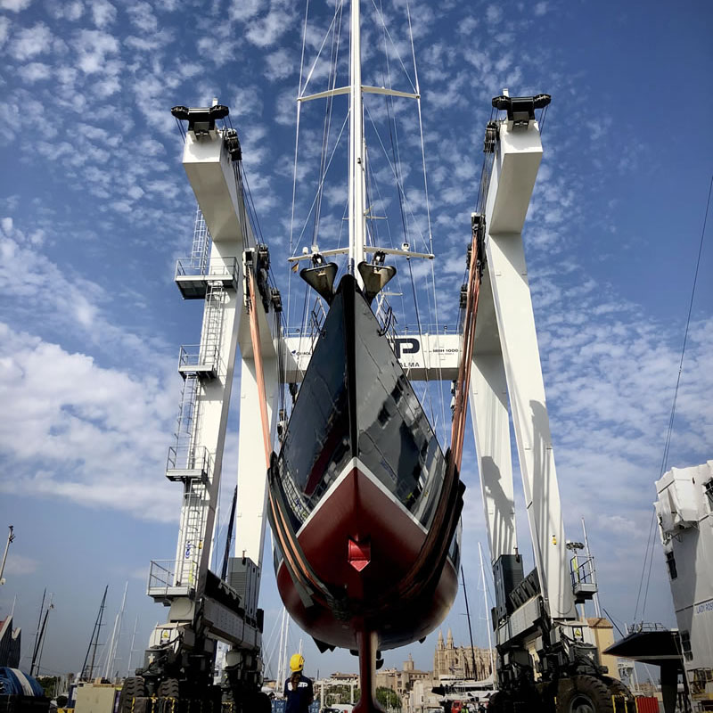 Las empresas del varadero llevan su protesta al Consolat de Mar