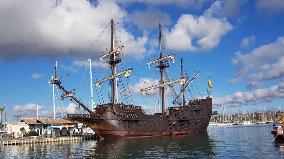 El galeón Andalucía visita por primera vez Alcudiamar