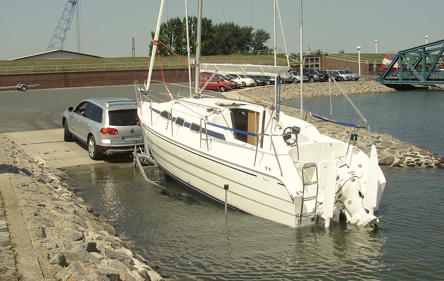Un camaleón que combina la navegación a vela y a motor