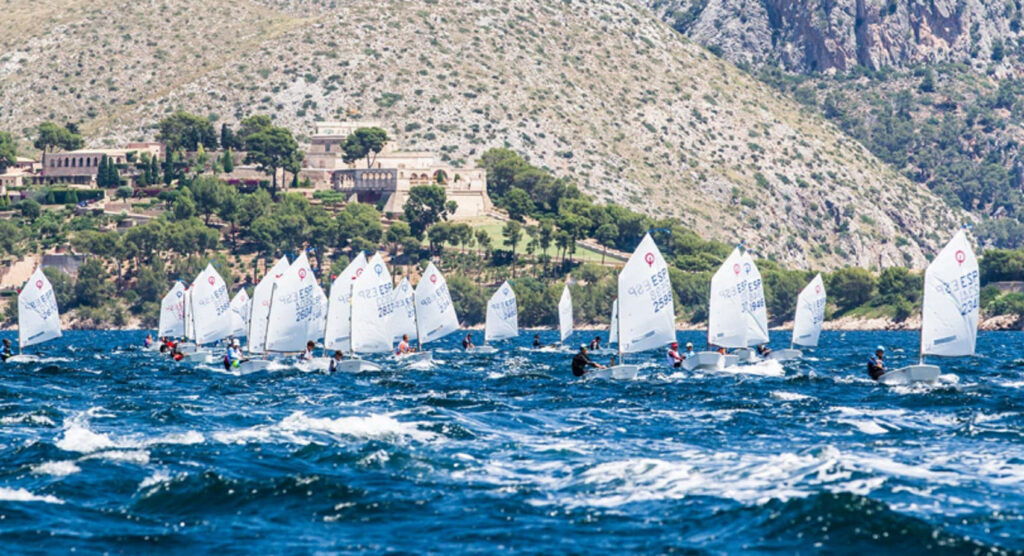 Colonya: 40 años de mecenazgo de la vela de base en Pollença