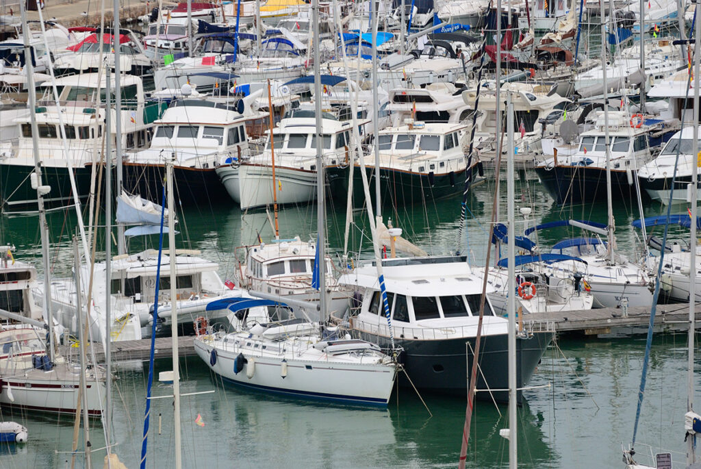 Baleares se plantea no dar amarres a barcos de combustión interna