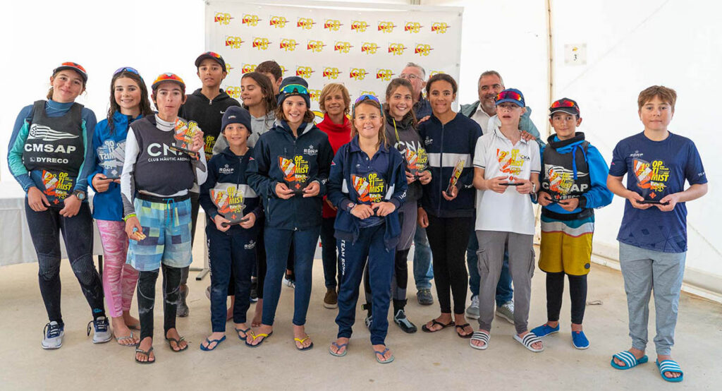 Los Optimist lucharon con rachas de 23 nudos en Sa Ràpita