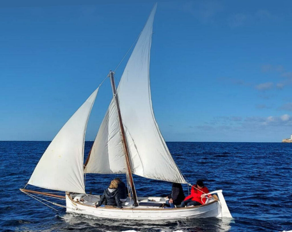 ¿Quieres aprender a disfrutar de la Vela Latina?