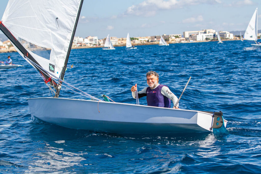 OK Dinghy, un barco de vela ligera para regatistas veteranos