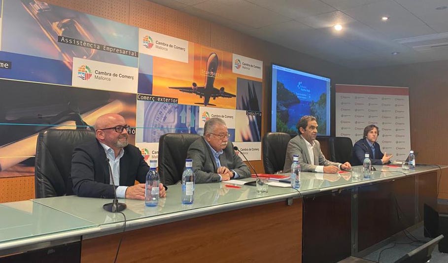 Presentan la guía náutica más completa de Baleares