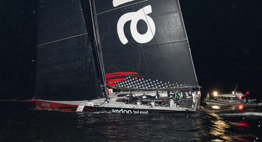Comanche gana la 77ª Rolex Sydney Hobart con españoles a bordo