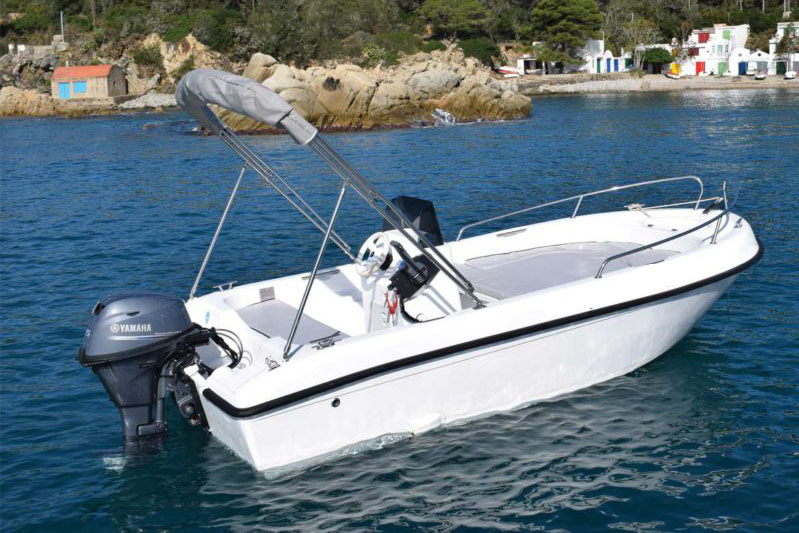 El alquiler de barcas sin licencia, en el punto de mira de Marina Mercante