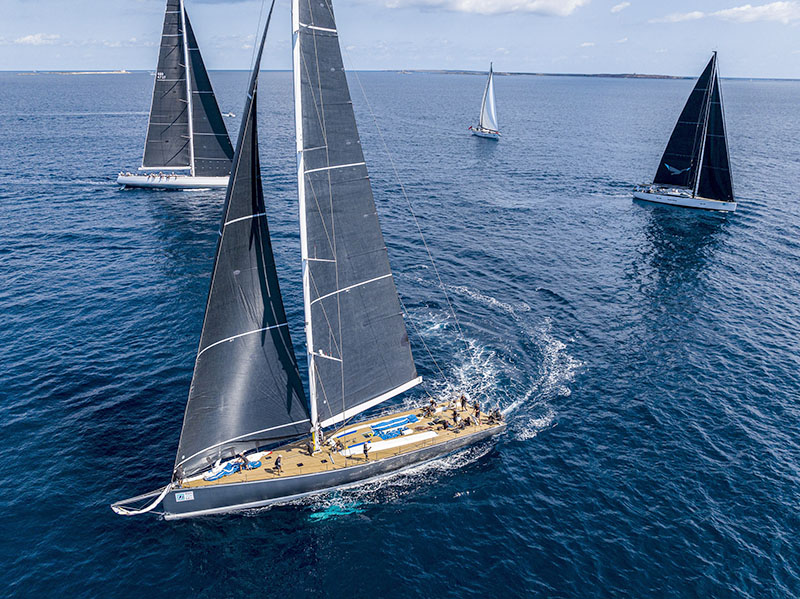 Los Clase J se suman al espectáculo de la Ibiza Joy Sail