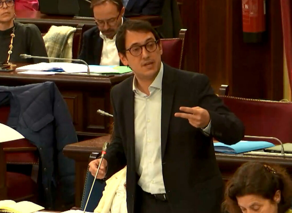 Negueruela hace una defensa cerrada de Astilleros de Mallorca en el Parlament