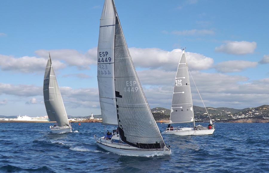 El Alba Alba de Luis Mata gana el el Trofeo Familia Mari Mayans