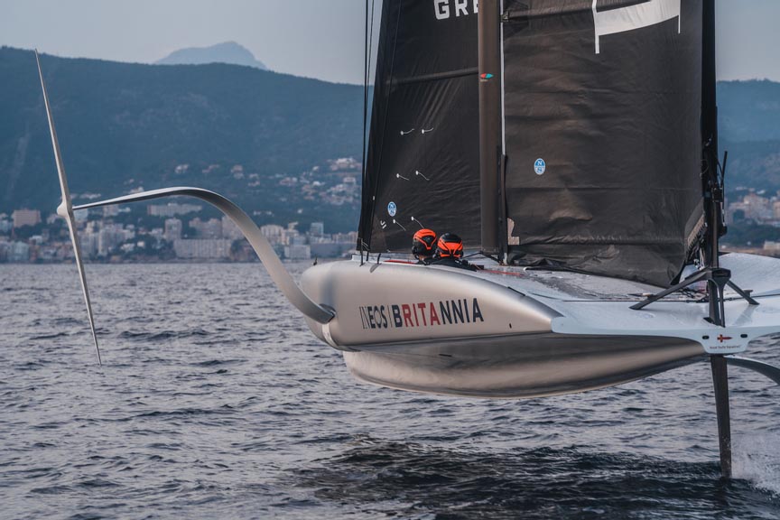 El INEOS Britannia bota en Palma su nuevo AC40