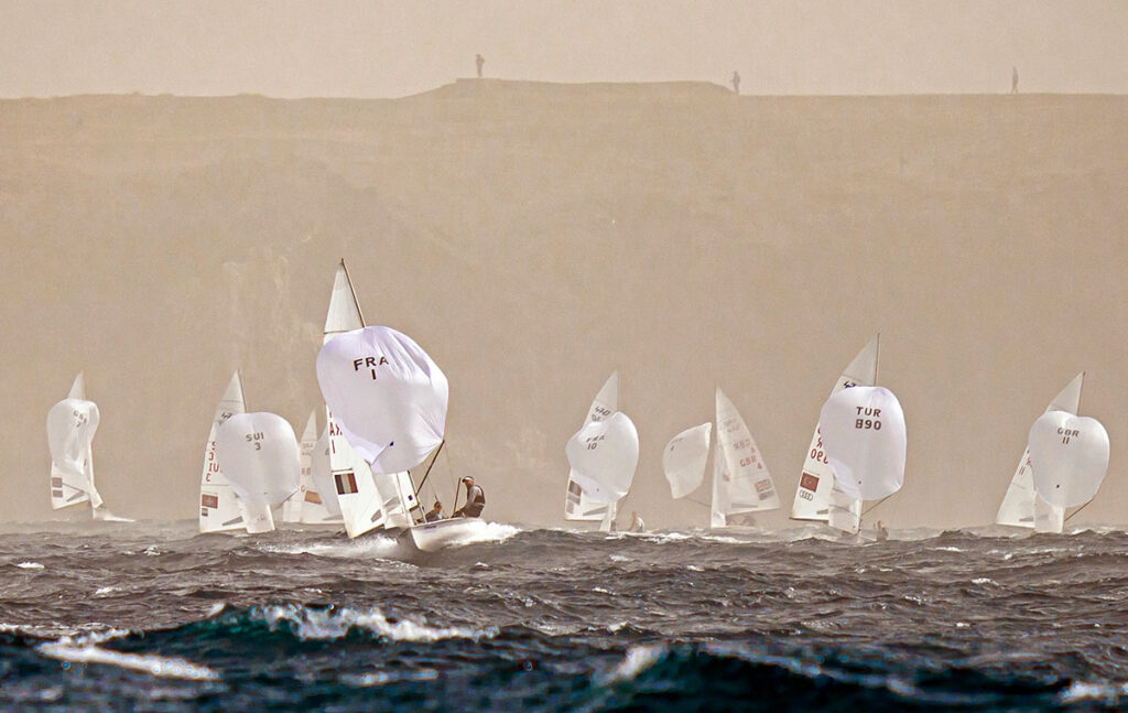 Viento duro y calima en la Lanzarote International Regatta